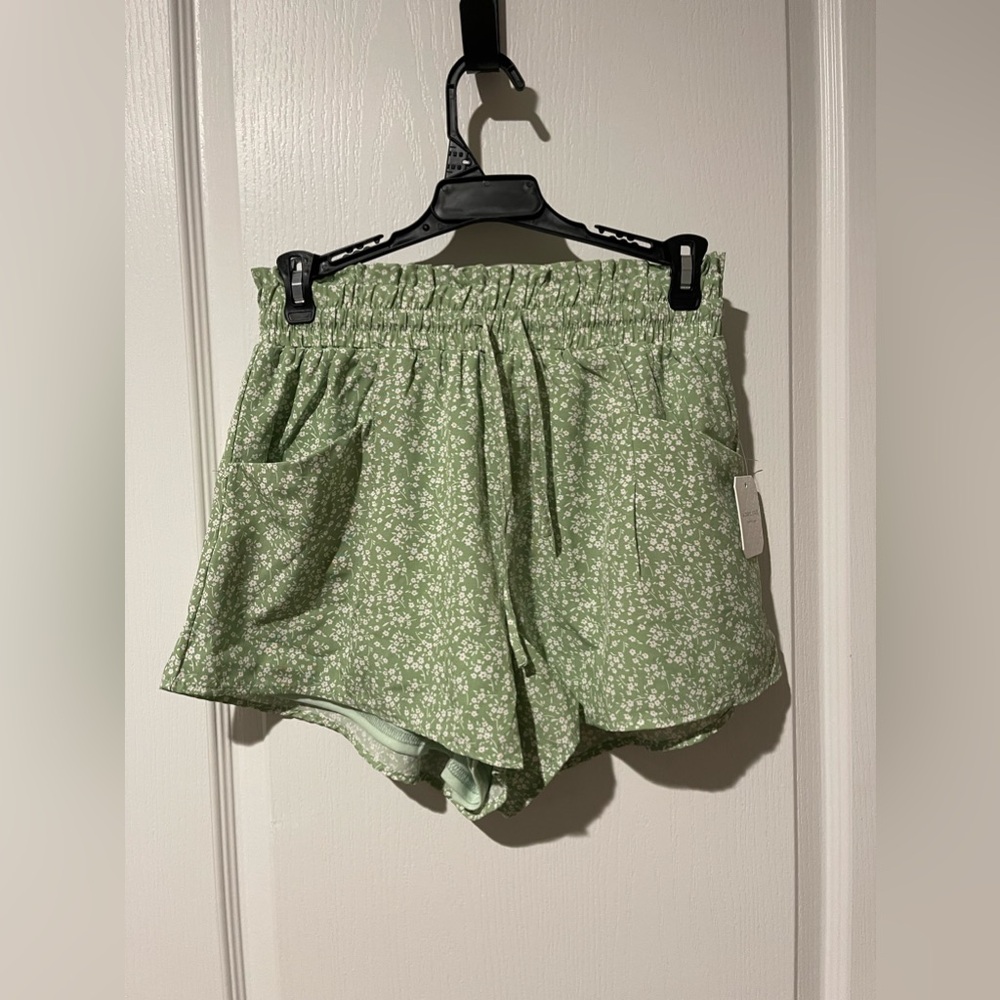 Alter’d State Size Small Flowy Shorts.
